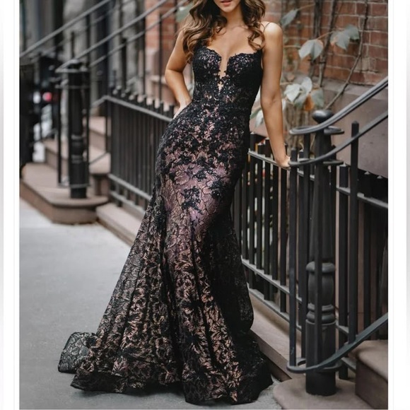 NWT Mac Duggal Black Lace Evening Gown - Picture 4 of 6